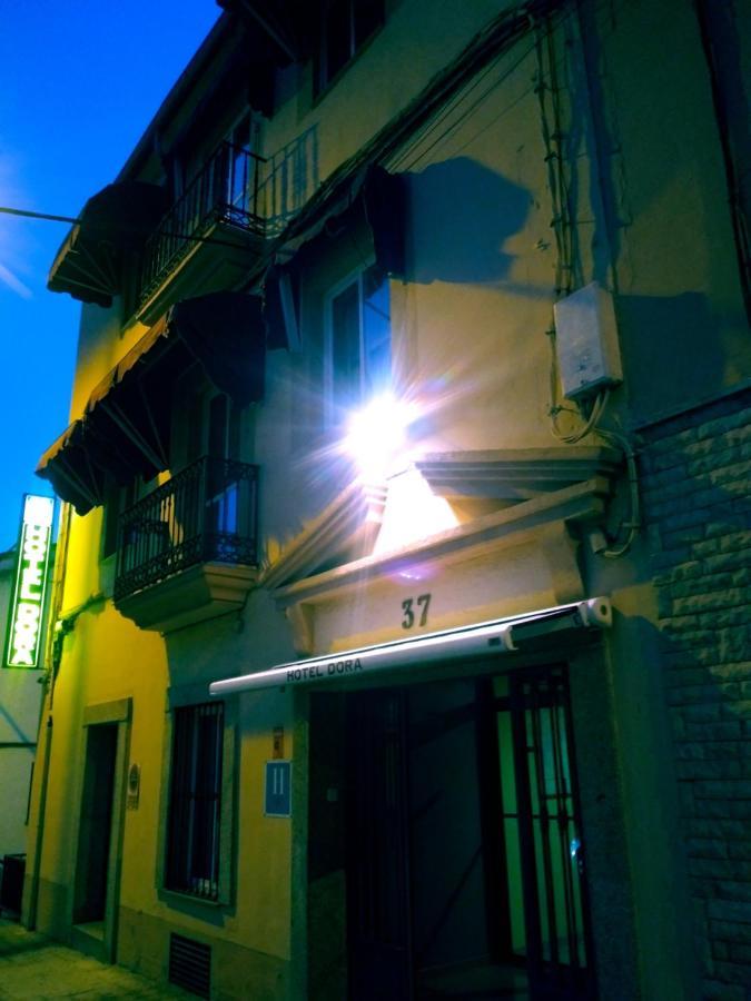 Hotel Dora Plasencia Esterno foto