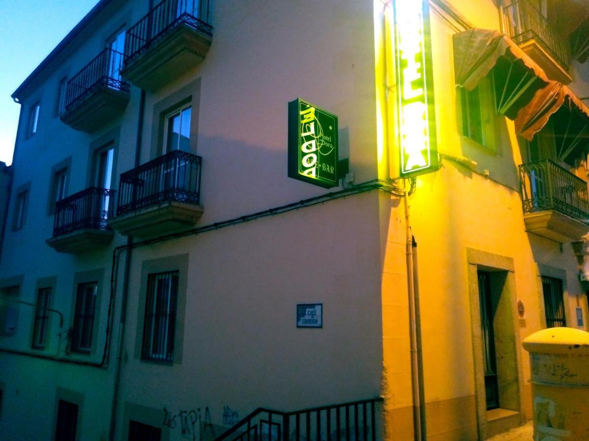 Hotel Dora Plasencia Esterno foto