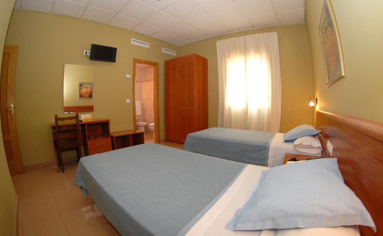Hotel Dora Plasencia Esterno foto