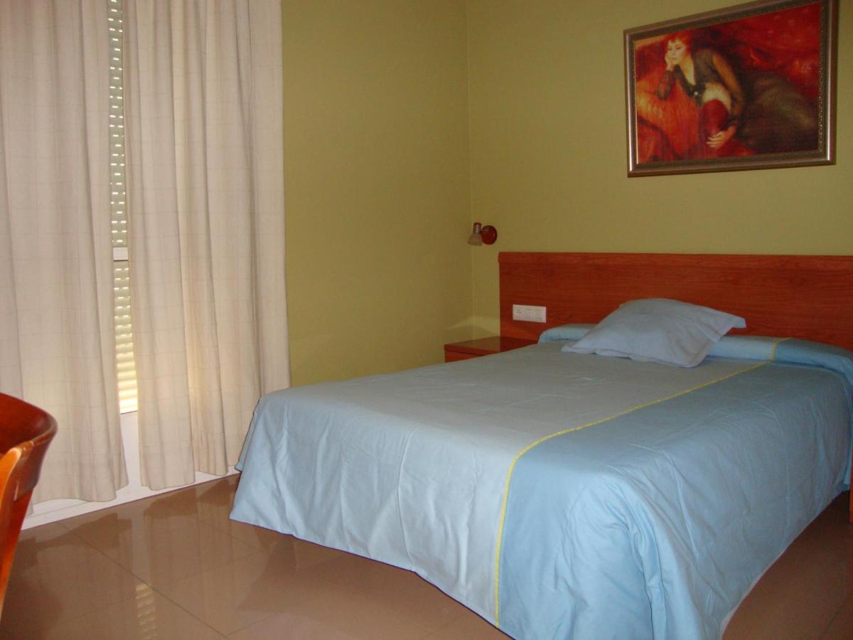 Hotel Dora Plasencia Esterno foto