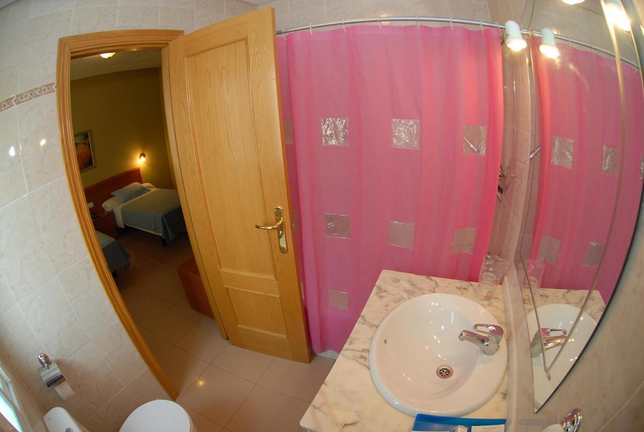 Hotel Dora Plasencia Esterno foto