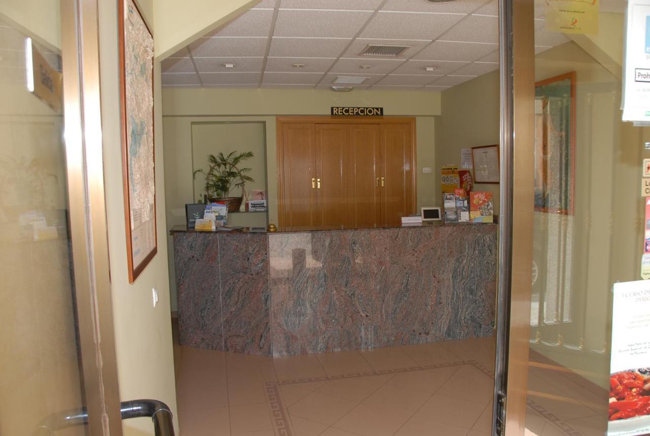 Hotel Dora Plasencia Esterno foto