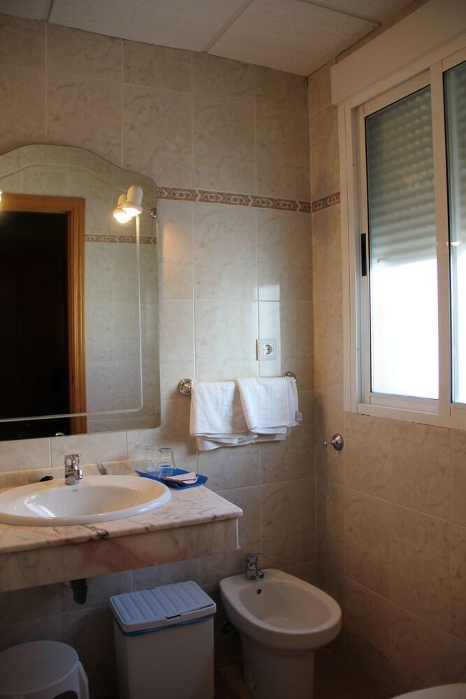 Hotel Dora Plasencia Esterno foto