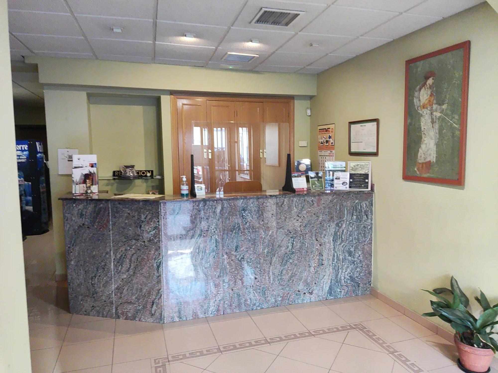 Hotel Dora Plasencia Esterno foto