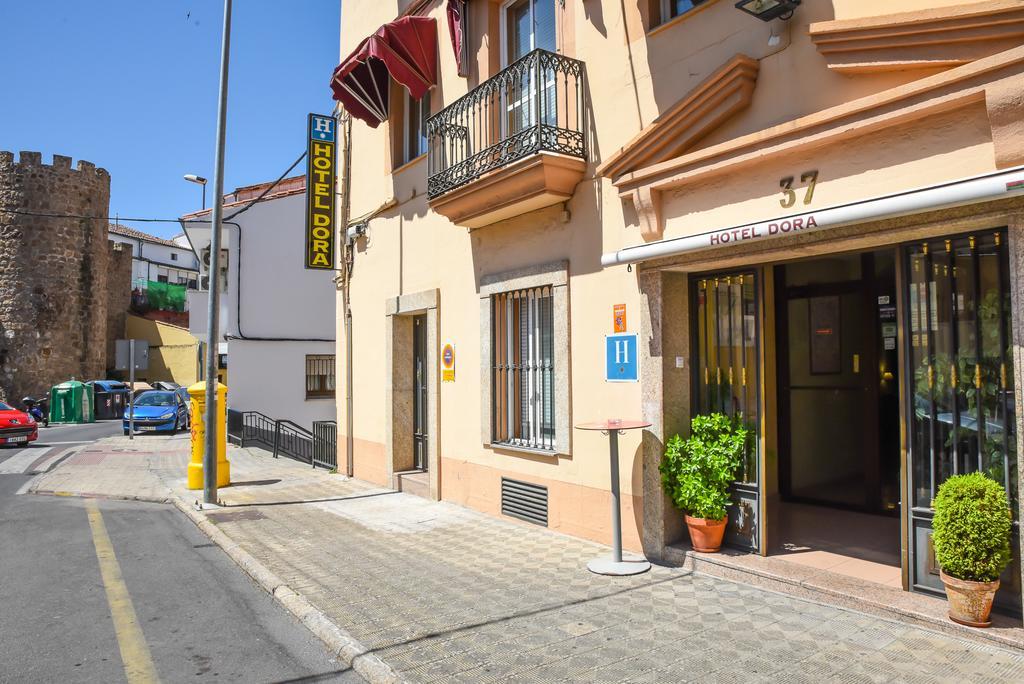Hotel Dora Plasencia Esterno foto