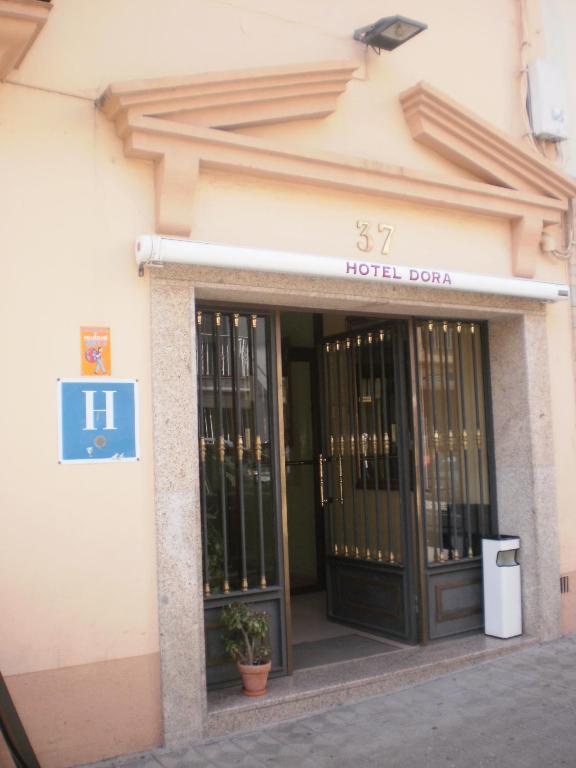 Hotel Dora Plasencia Esterno foto
