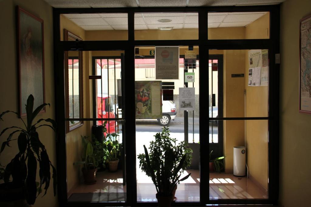 Hotel Dora Plasencia Esterno foto