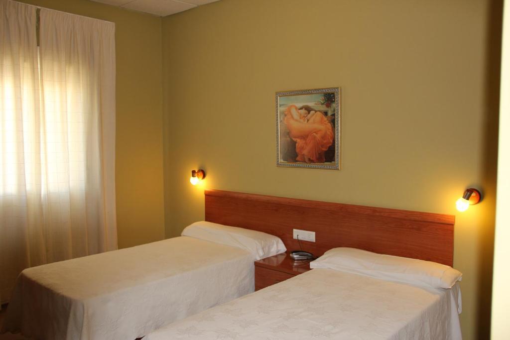 Hotel Dora Plasencia Esterno foto