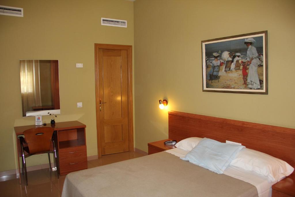 Hotel Dora Plasencia Esterno foto